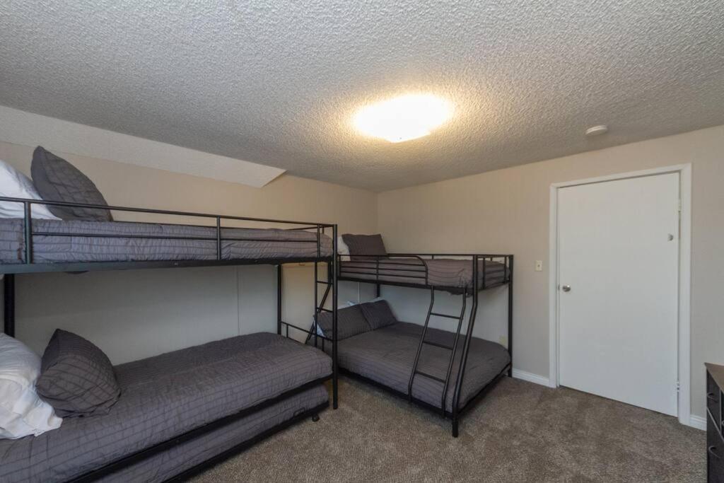 A Very Unique Quirky And Comfortable Home スポーケン エクステリア 写真