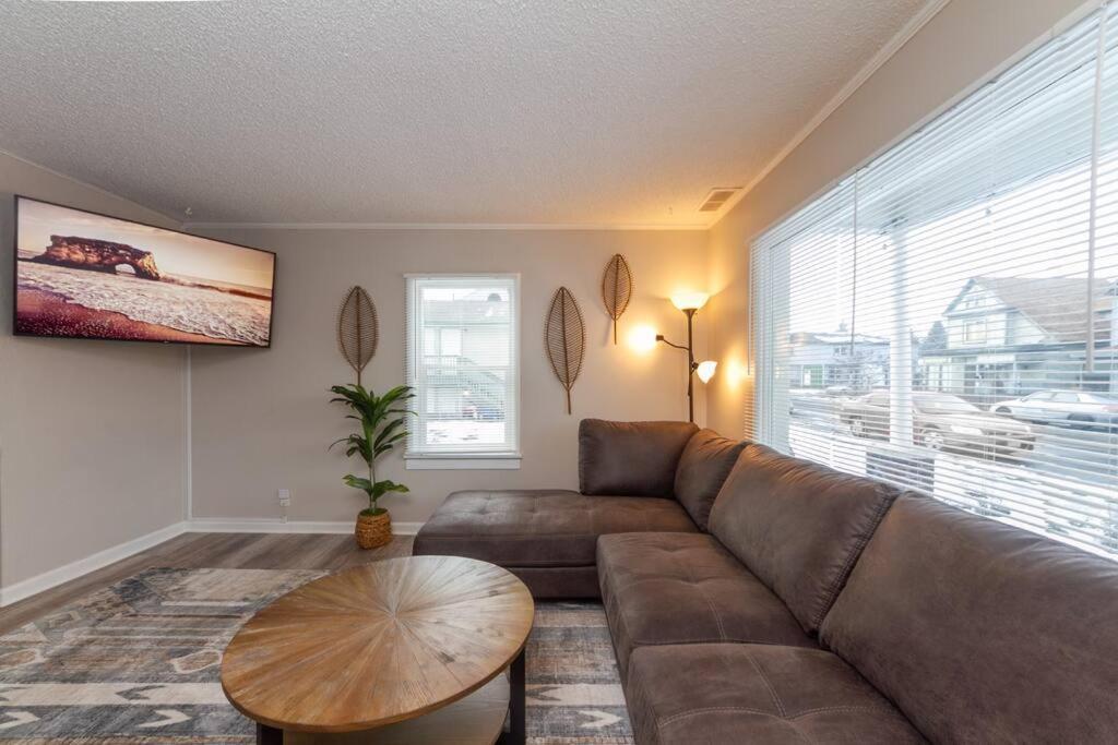 A Very Unique Quirky And Comfortable Home スポーケン エクステリア 写真